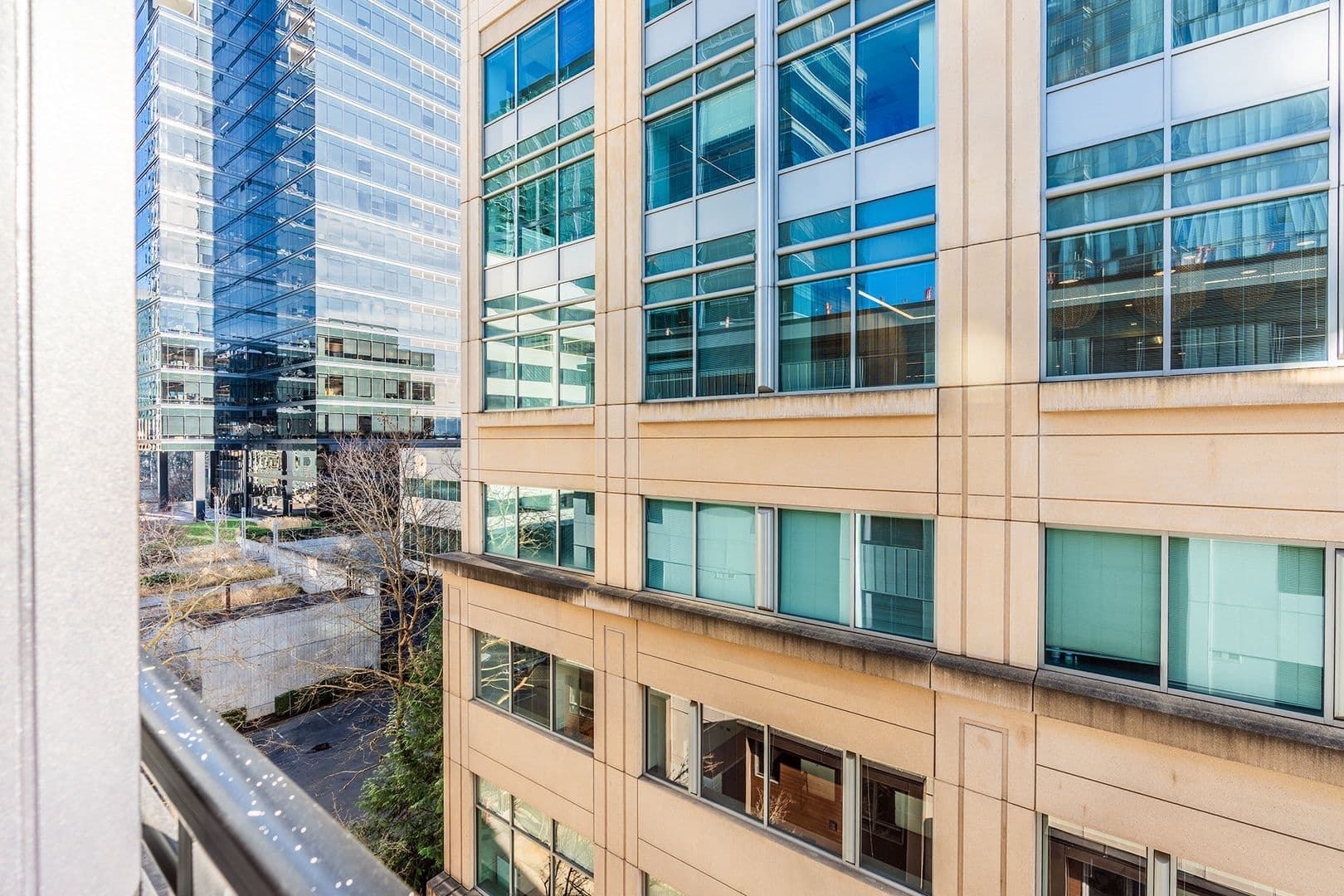 Bellevue Apartment: 290 106th Pl NE