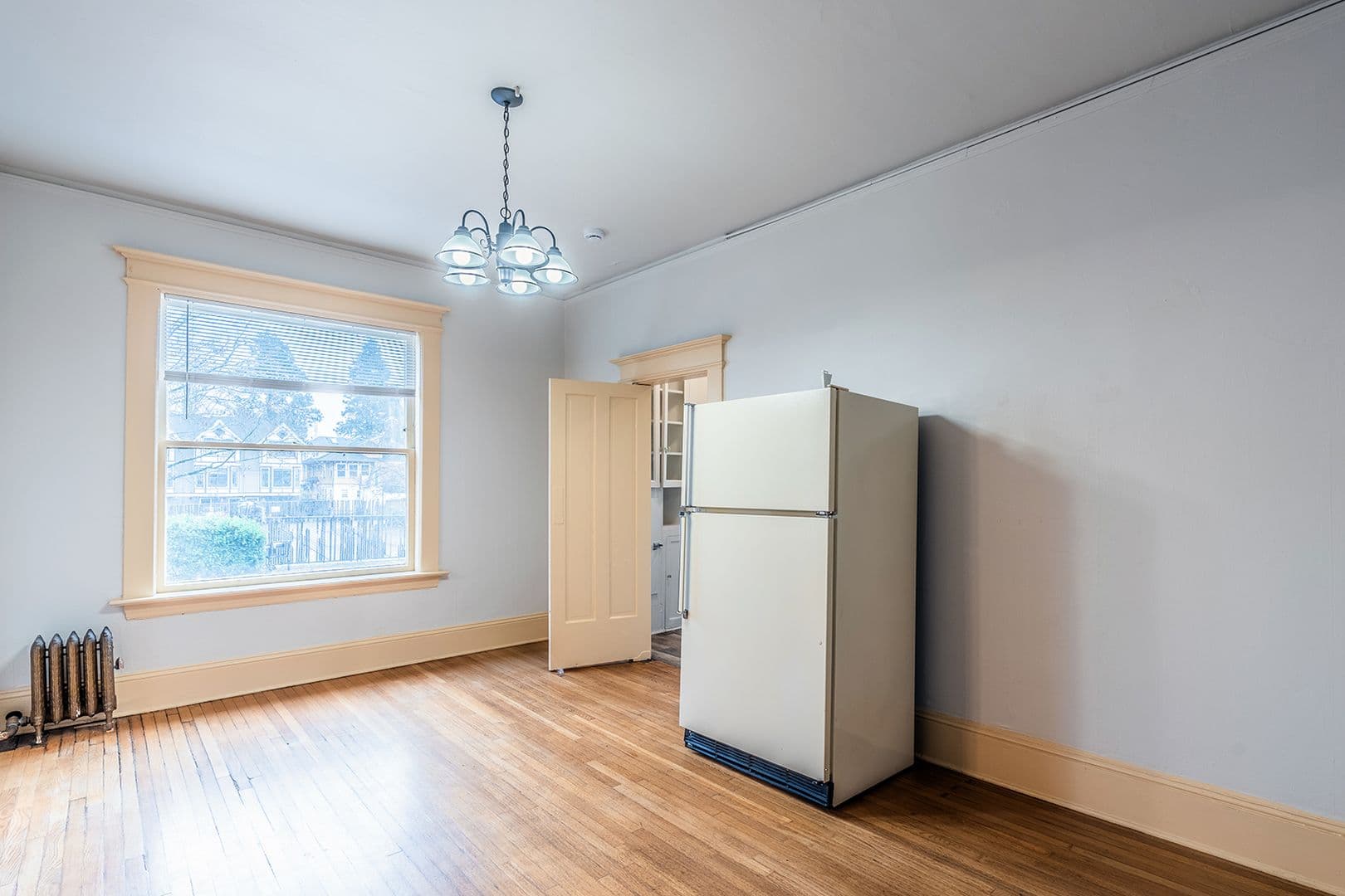 Seattle Apartment: 1625 E Madison St