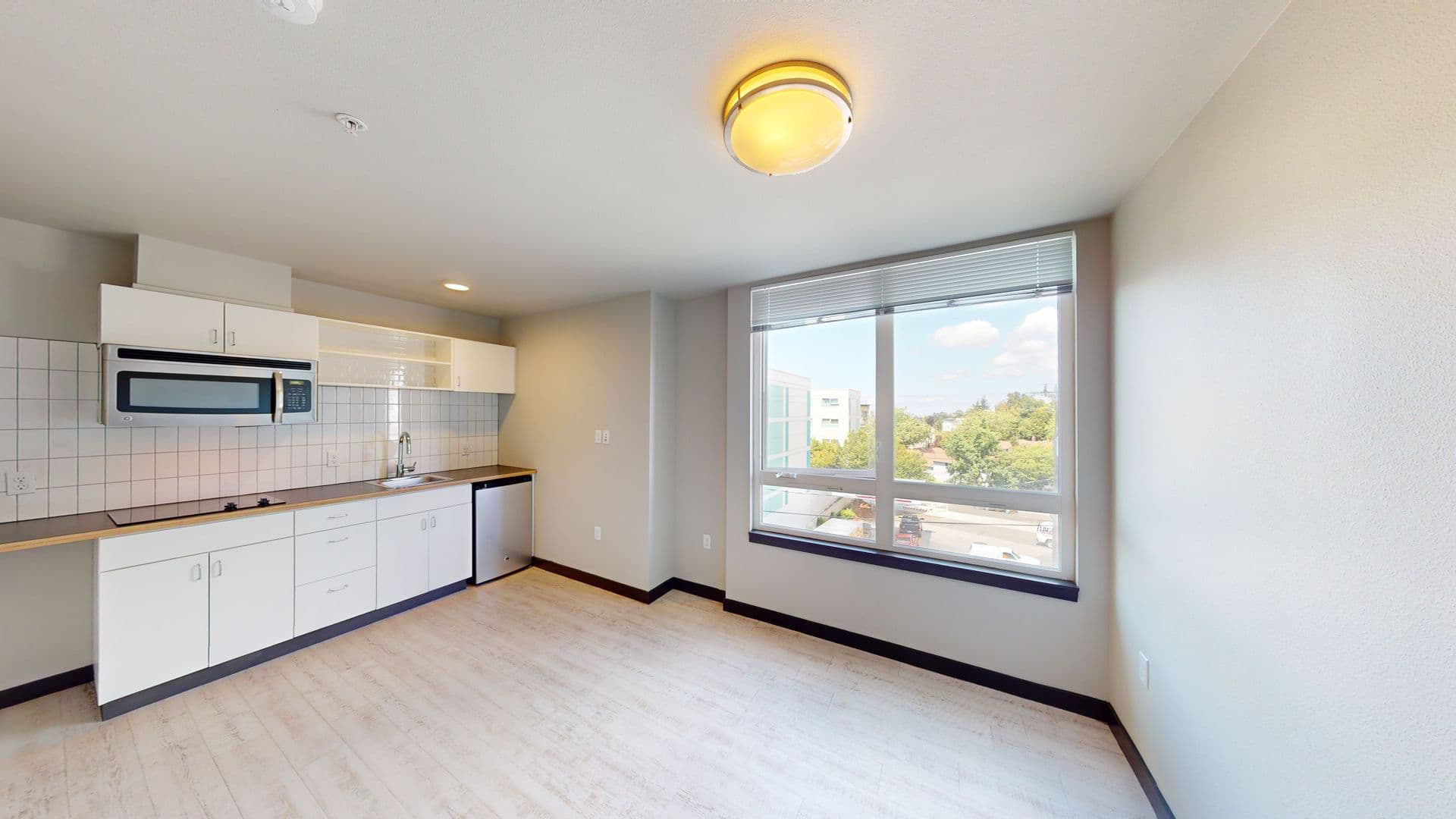 Seattle Apartment: 1523 E Madison St