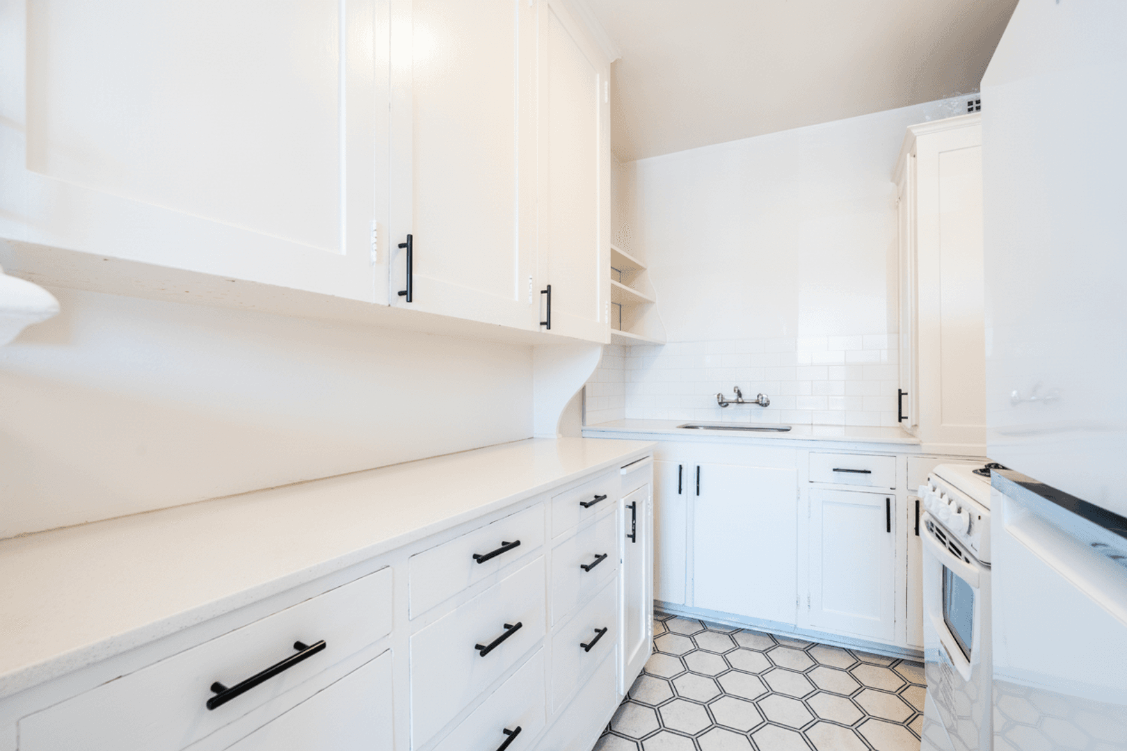 Seattle Apartment: 1305 NE 43rd St