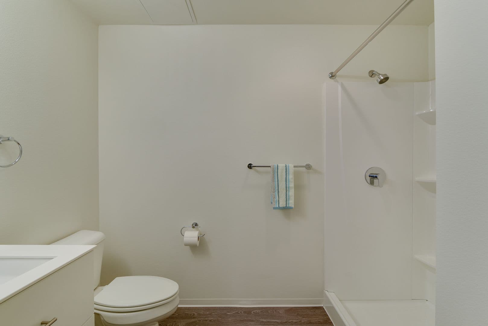 Portland Apartment: 1075 NW 16th Ave