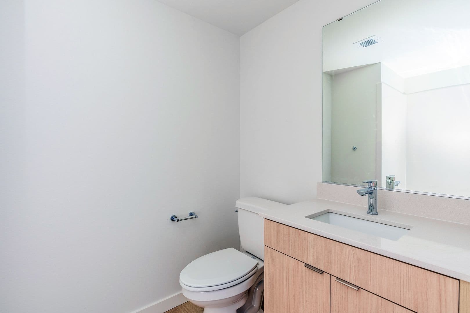 Bellevue Apartment: 290 106th Pl NE
