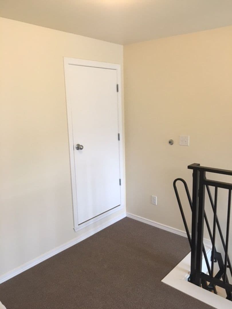 Seattle Apartment: 151 12th Ave