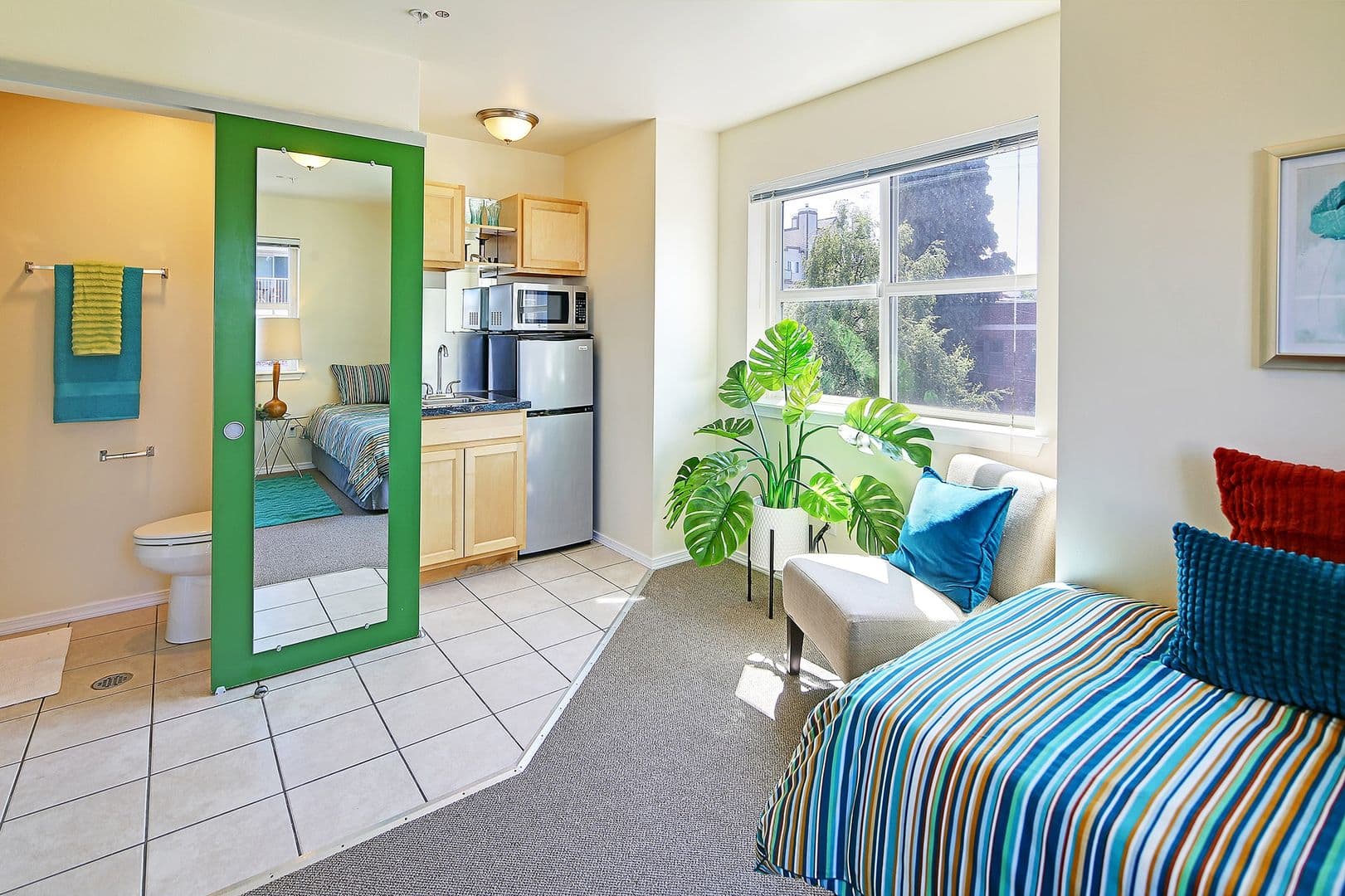 Seattle Apartment: 1305 E Mercer St