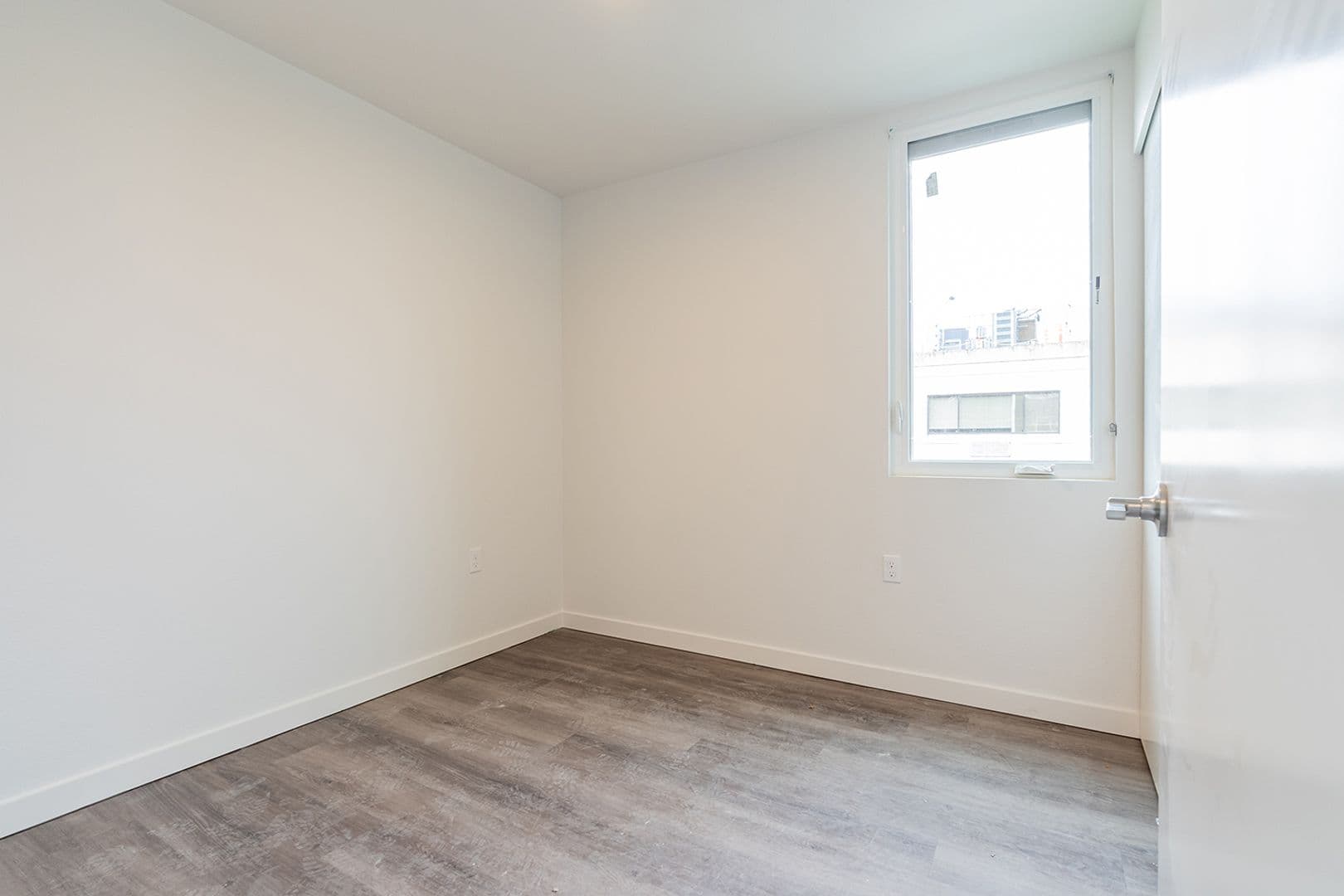Seattle Apartment: 355 15th Ave