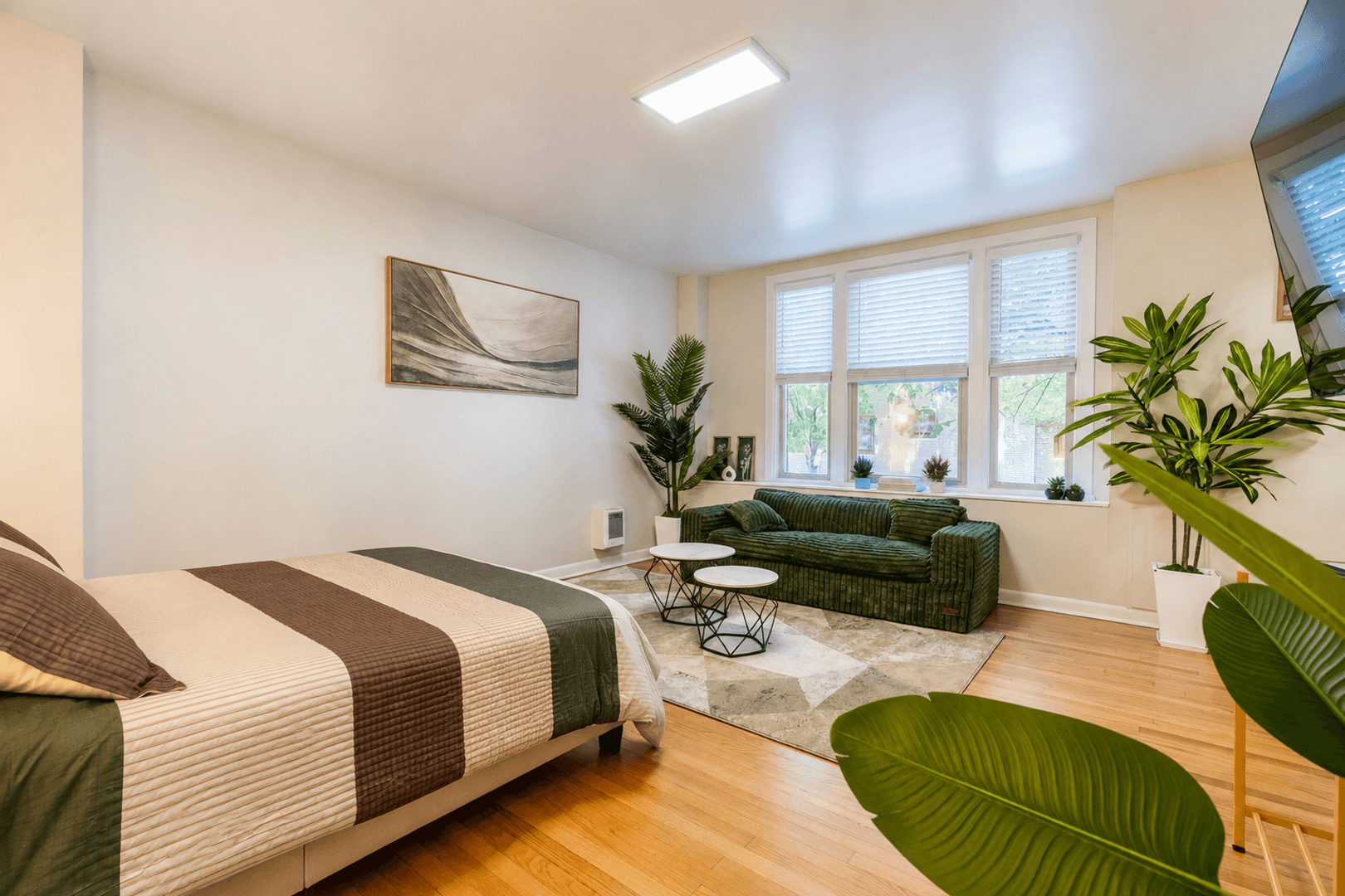 Seattle Apartment: 1330 Boren Ave