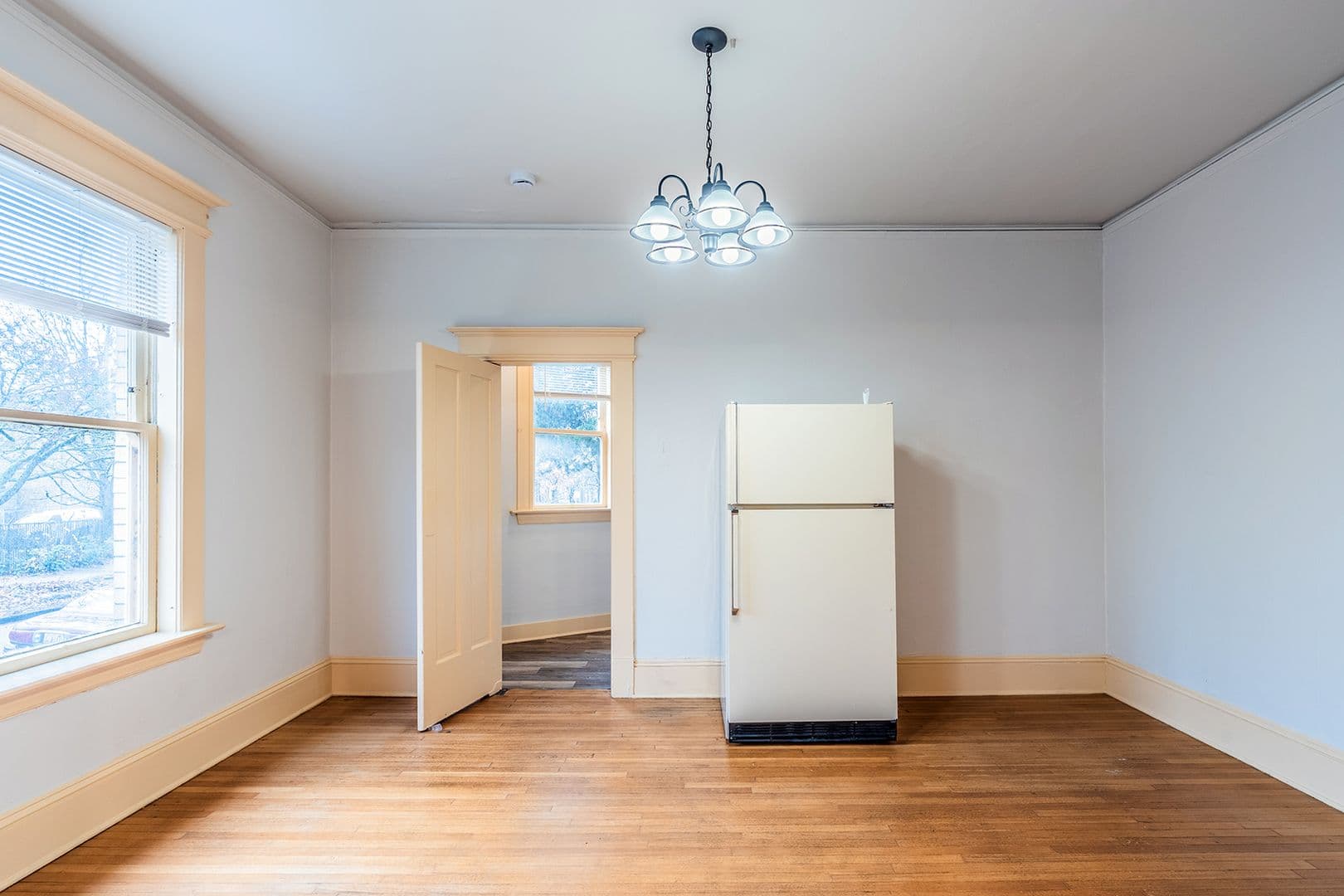 Seattle Apartment: 1625 E Madison St