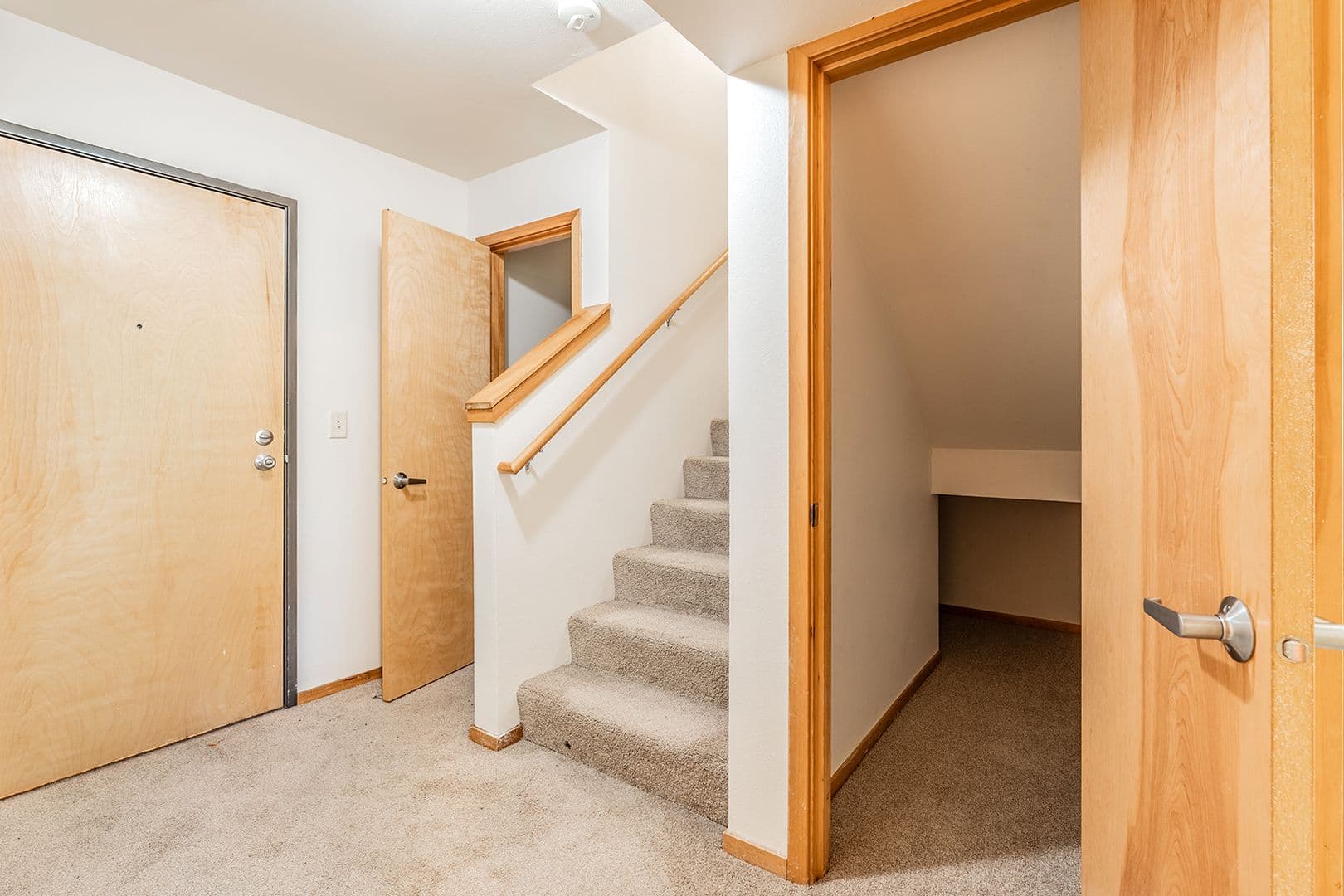 Portland Apartment: 36 NE 147th Ave