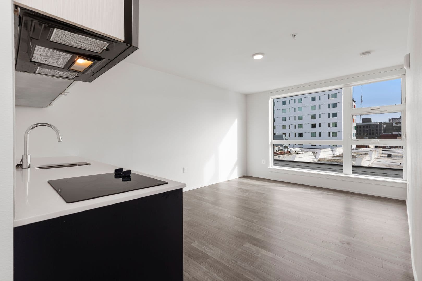 Seattle Apartment: 722 E Pike St