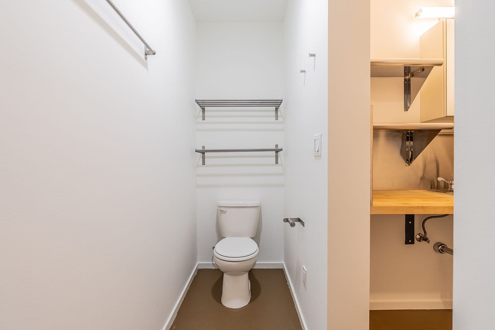 Seattle Apartment: 2651 NW 56th St