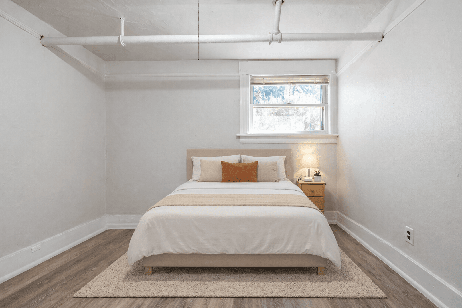 Seattle Apartment: 1625 E Madison St