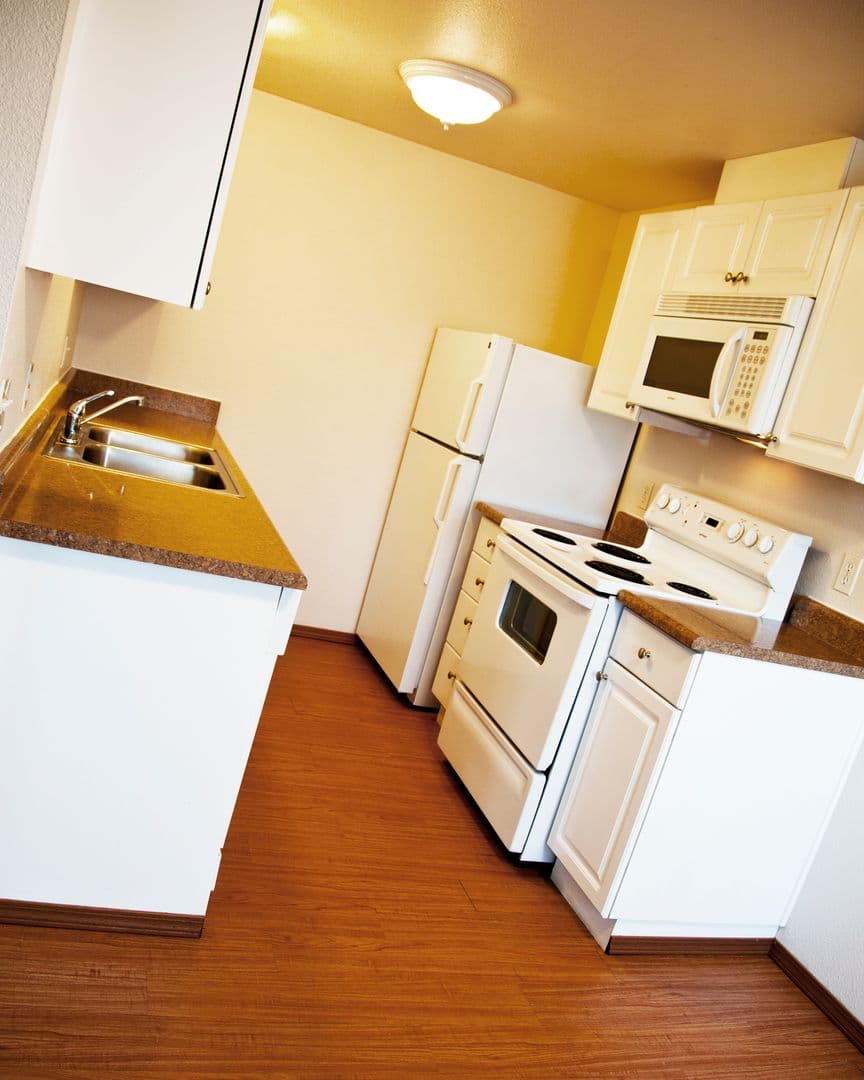 Kennewick Apartment: 1001 W 4th Ave