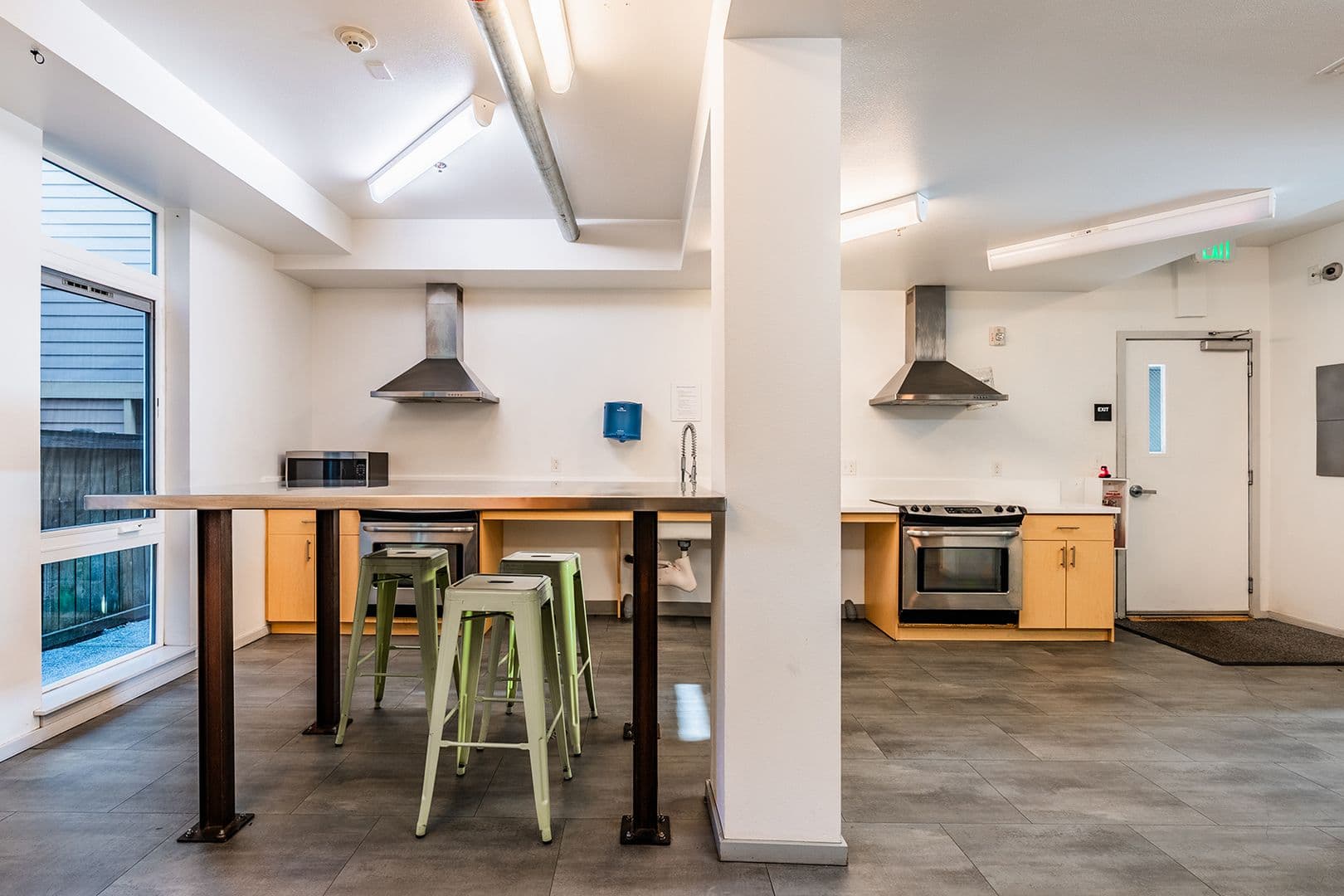 Seattle Apartment: 1806 23rd Ave