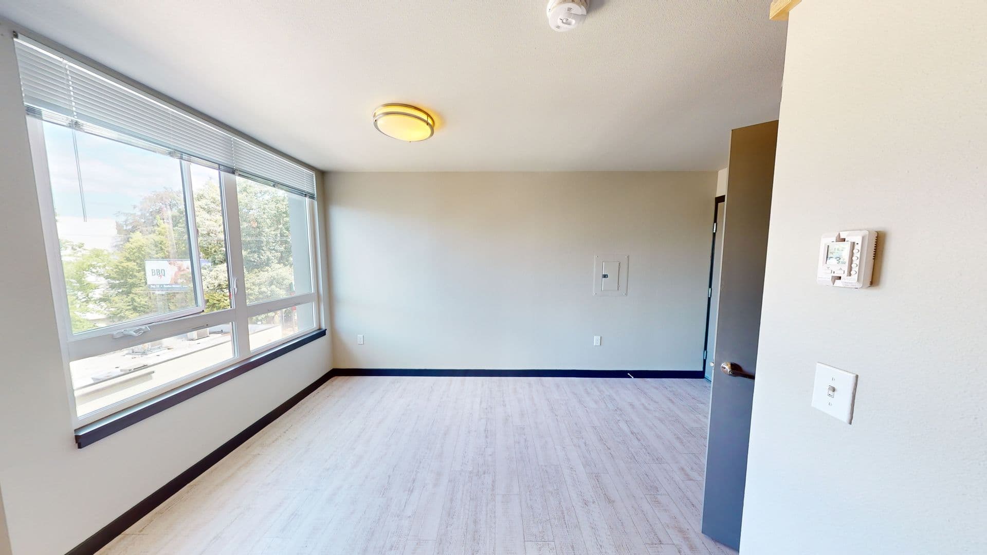 Seattle Apartment: 1523 E Madison St
