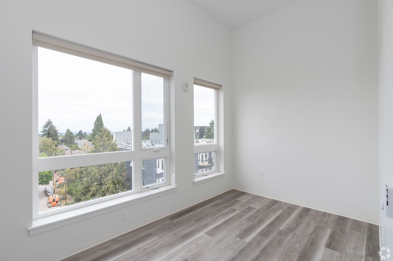 Portland Apartment: 5460 N Interstate Ave