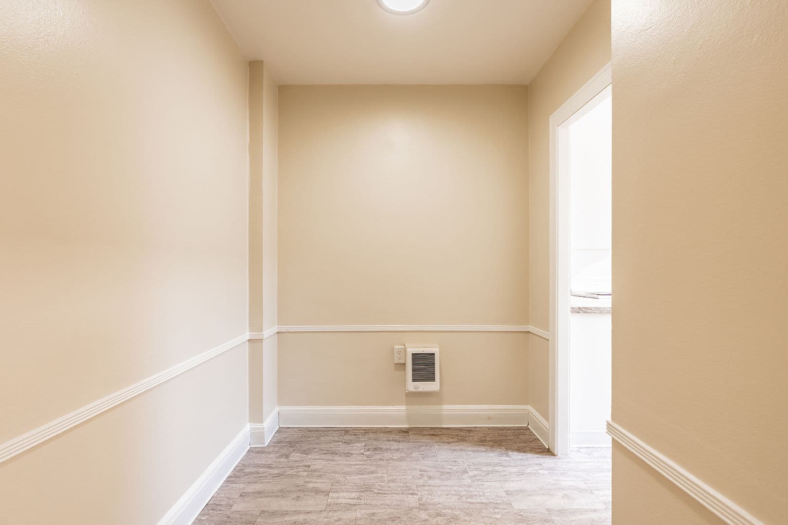 Seattle Apartment: 1330 Boren Ave