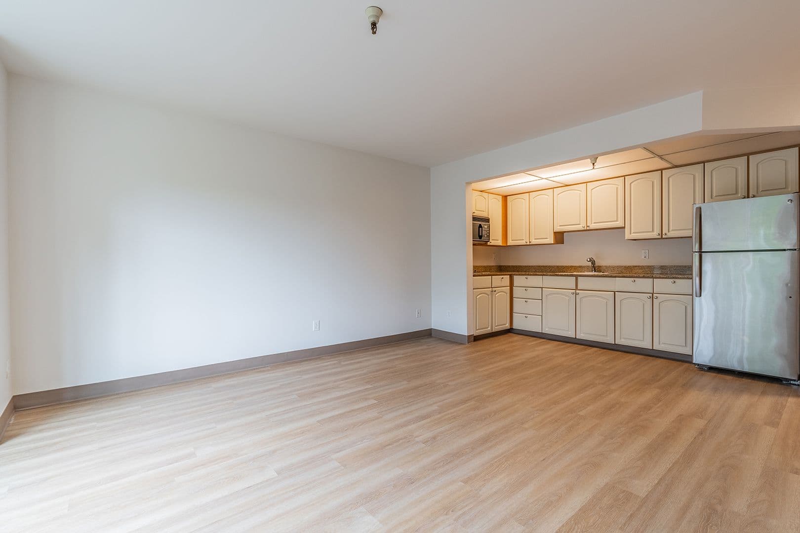 Bellevue Apartment: 15750 NE 15th Street