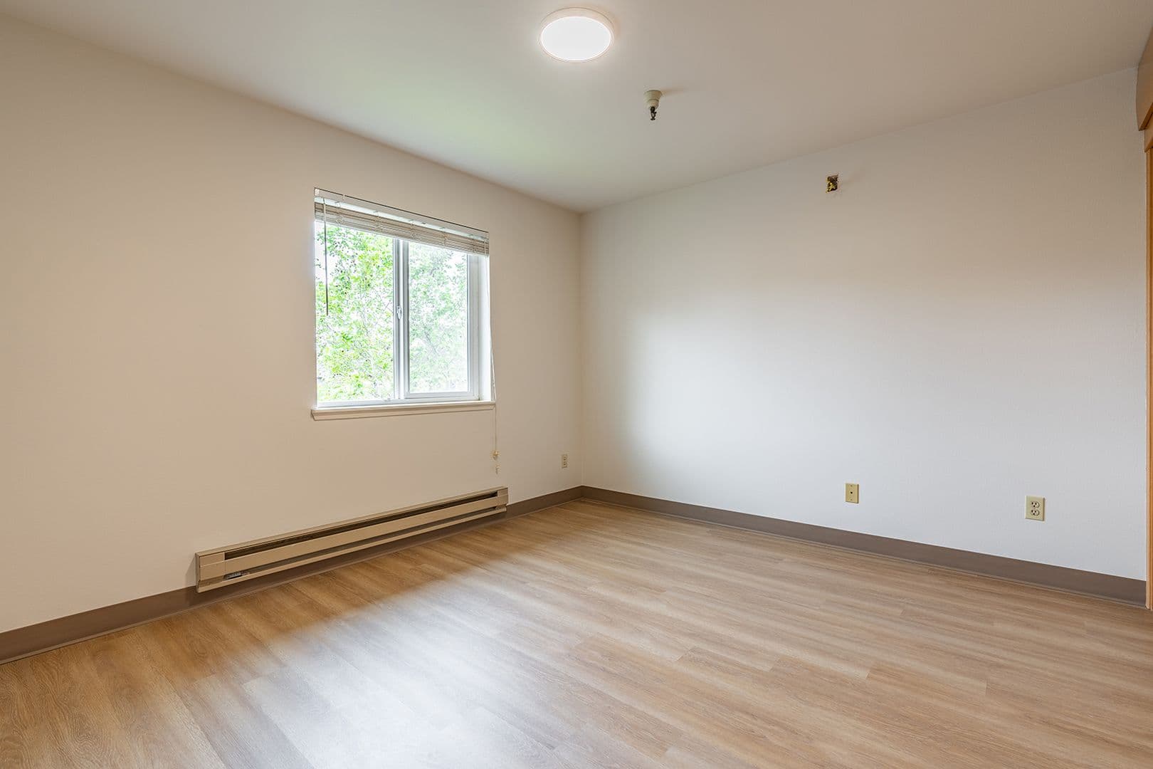 Bellevue Apartment: 15750 NE 15th Street