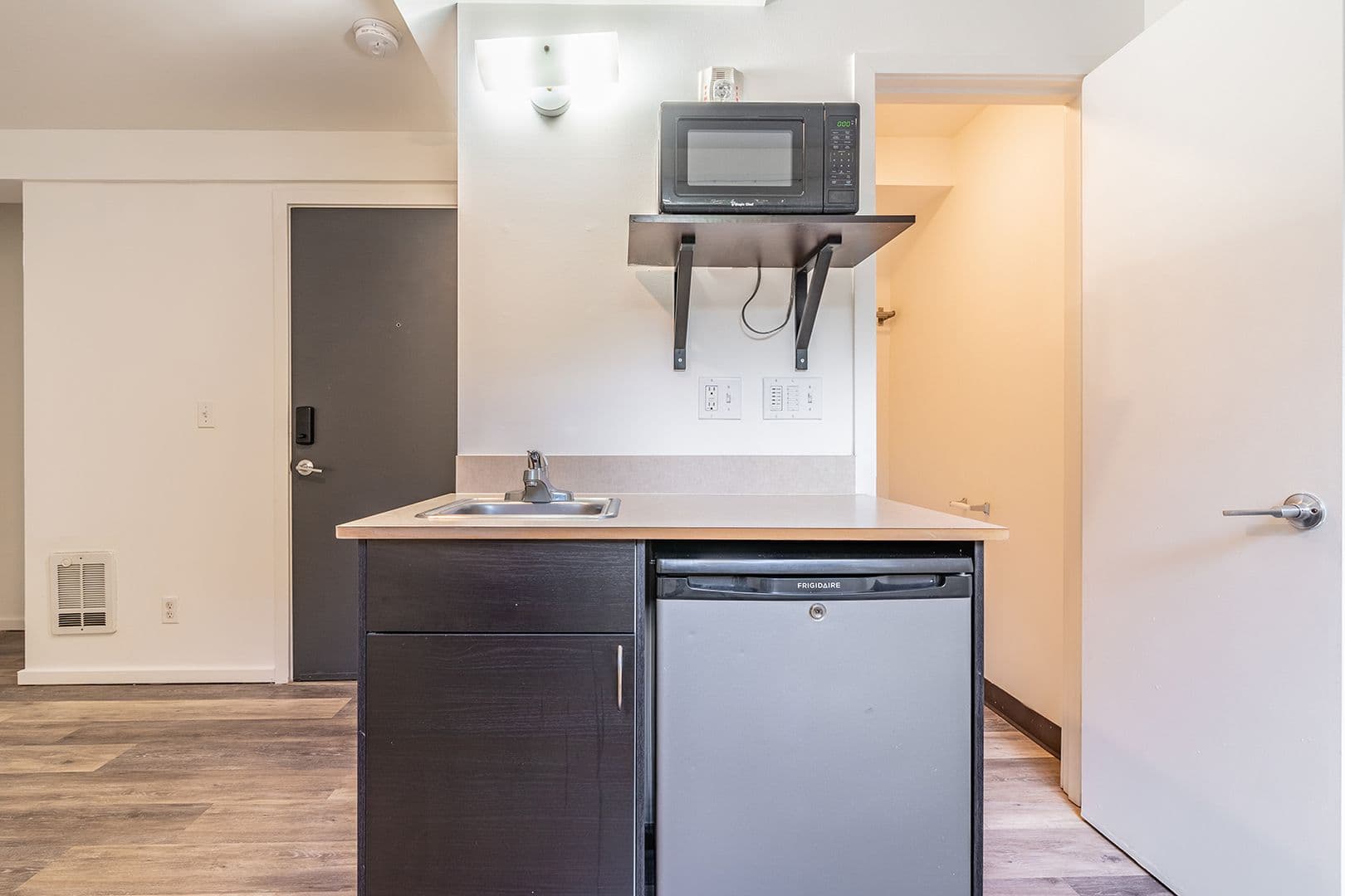 Seattle Apartment: 116 13th Ave East