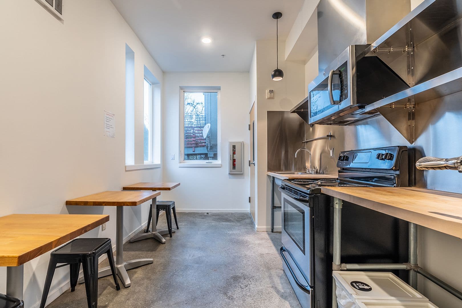 Seattle Apartment: 2651 NW 56th St