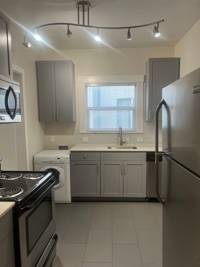 Seattle Apartment: 304 E Olive Place