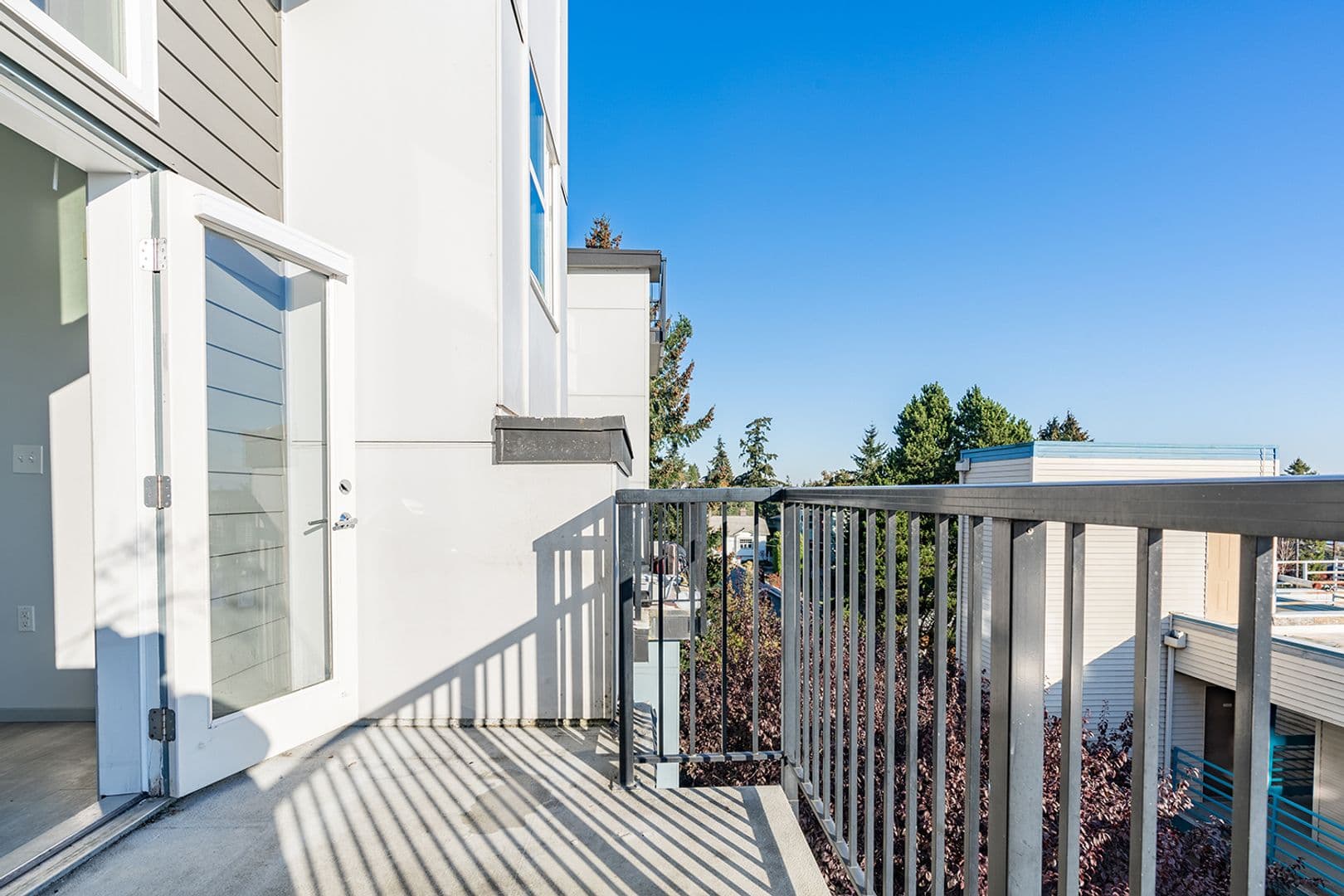 Seattle Apartment: 3266 SW Avalon Way