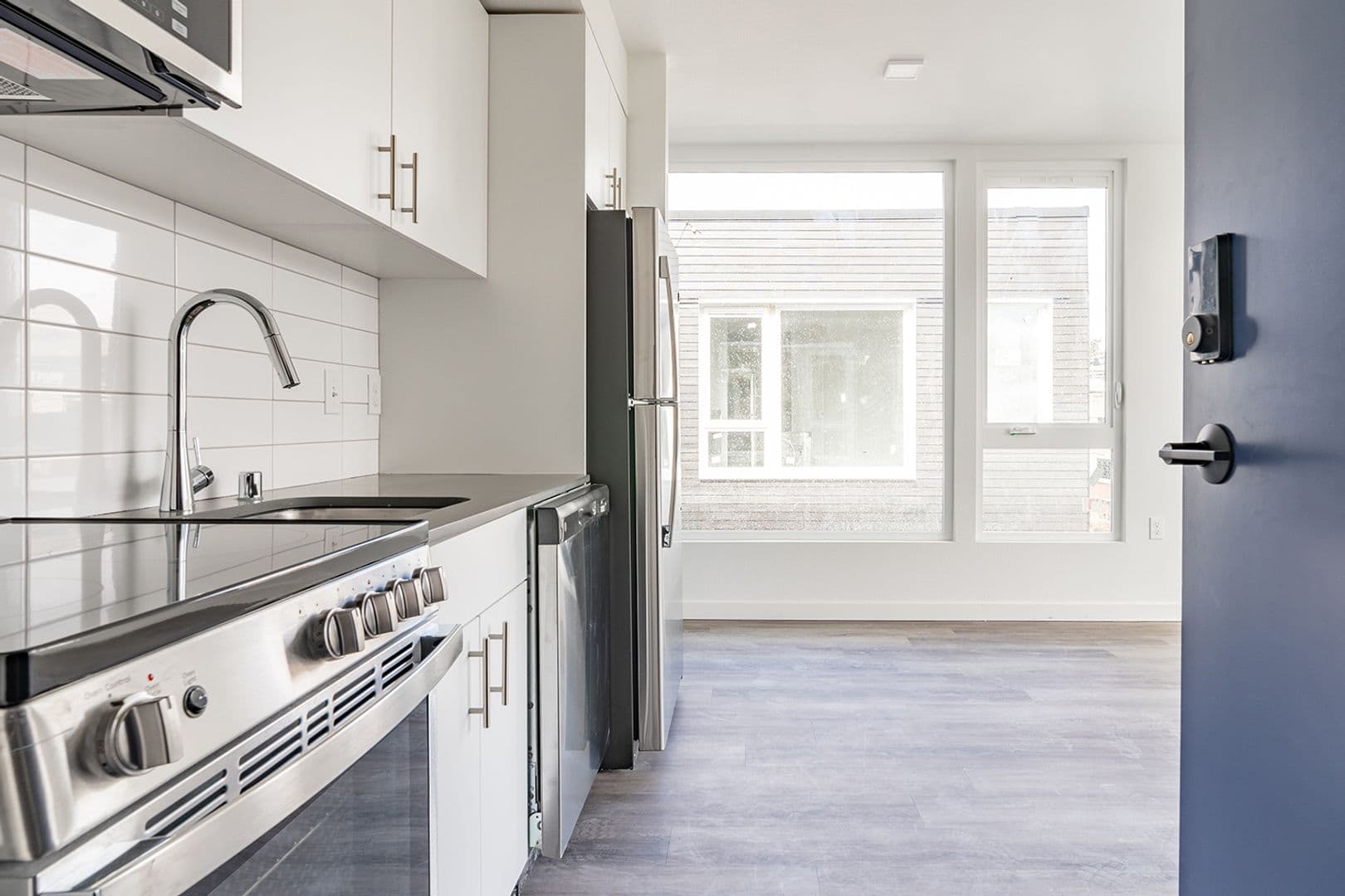 Seattle Apartment: 355 15th Ave