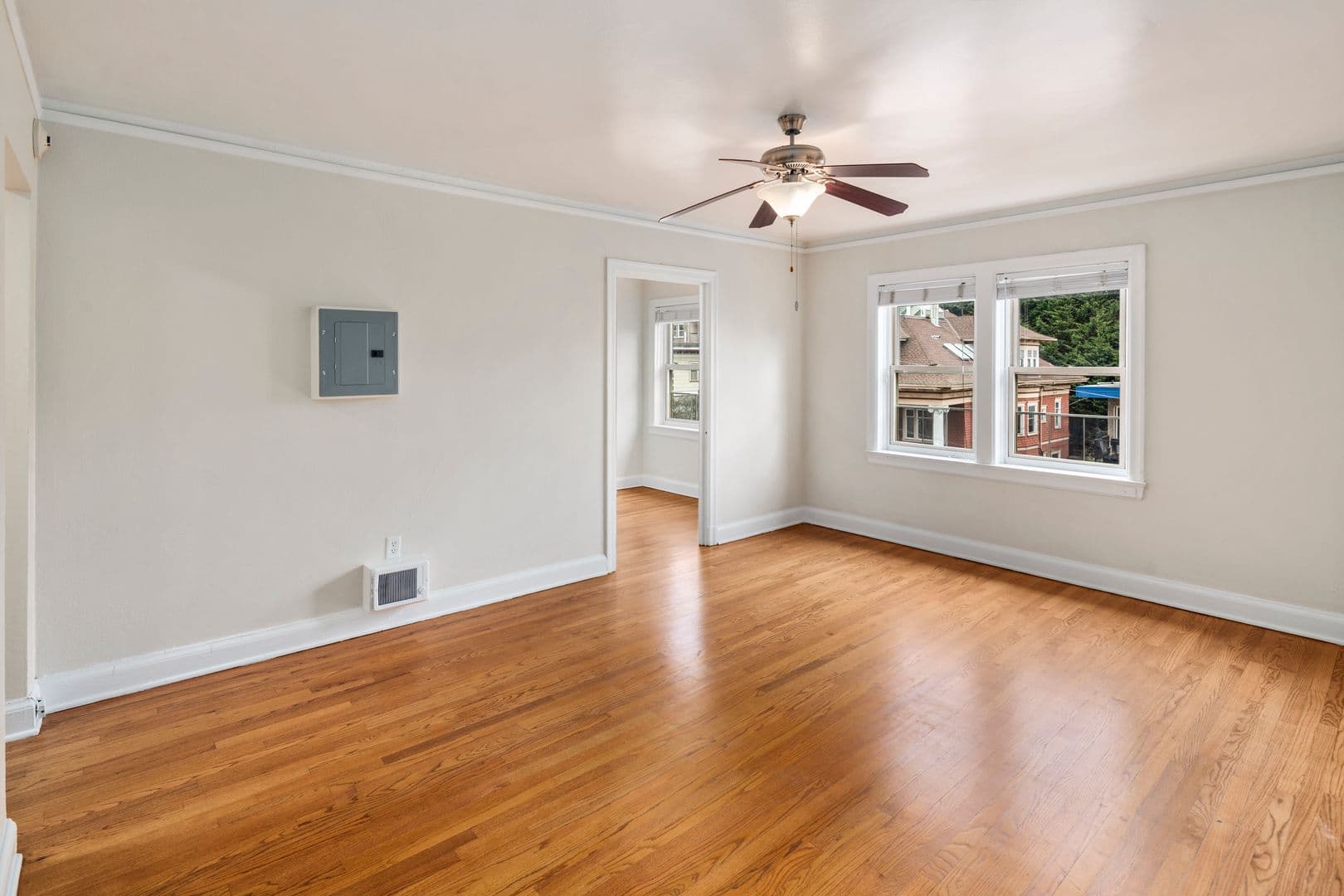 Seattle Apartment: 1705 Belmont Ave