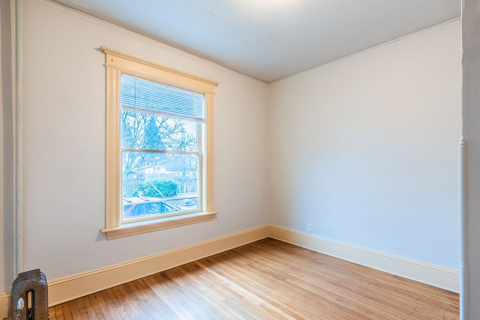 Seattle Apartment: 1625 E Madison St