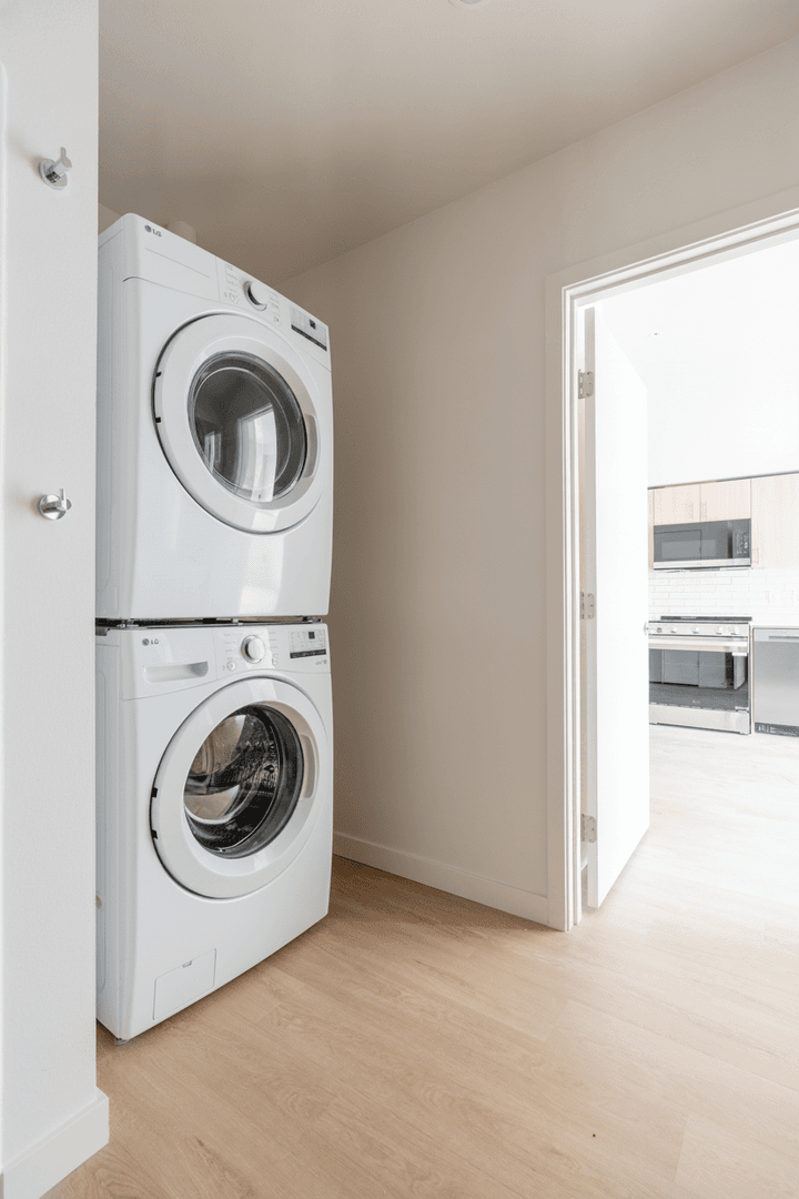 Seattle Apartment: 2210 E Cherry St