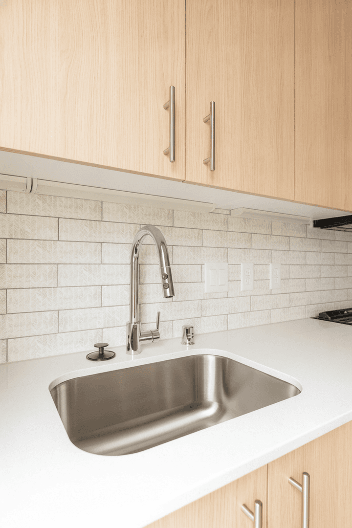 Seattle Apartment: 2210 E Cherry St