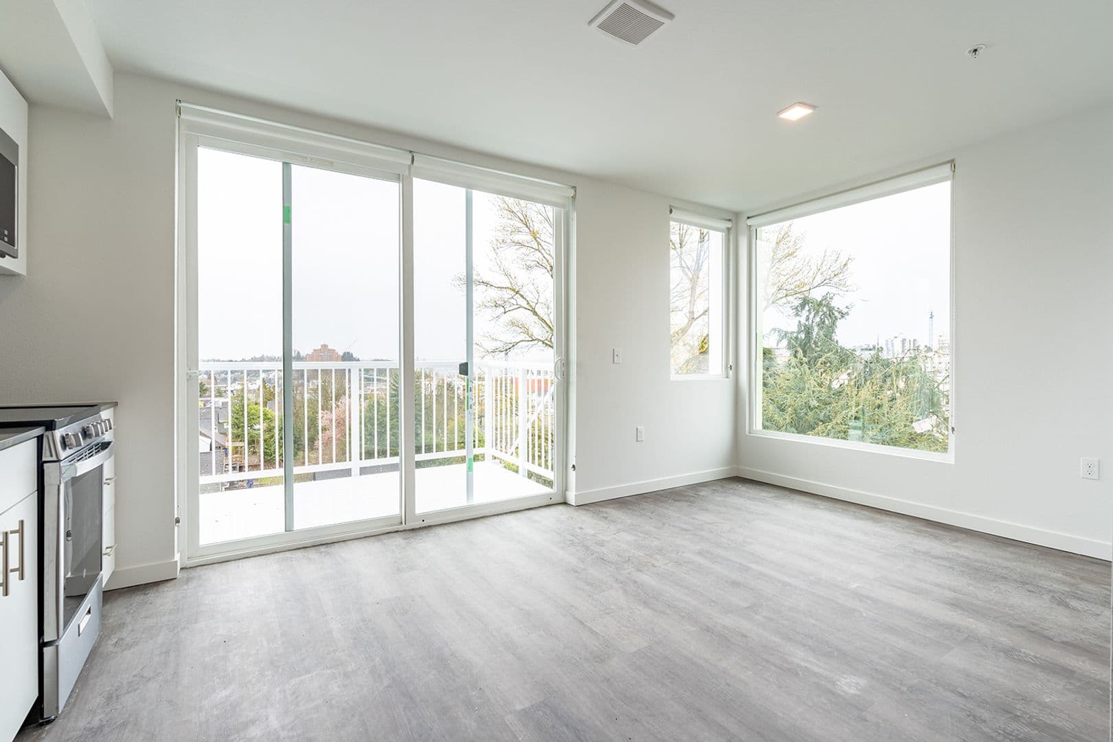 Seattle Apartment: 355 15th Ave