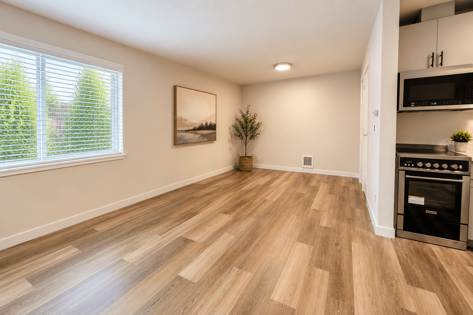 Seattle Apartment: 1106 16th Ave
