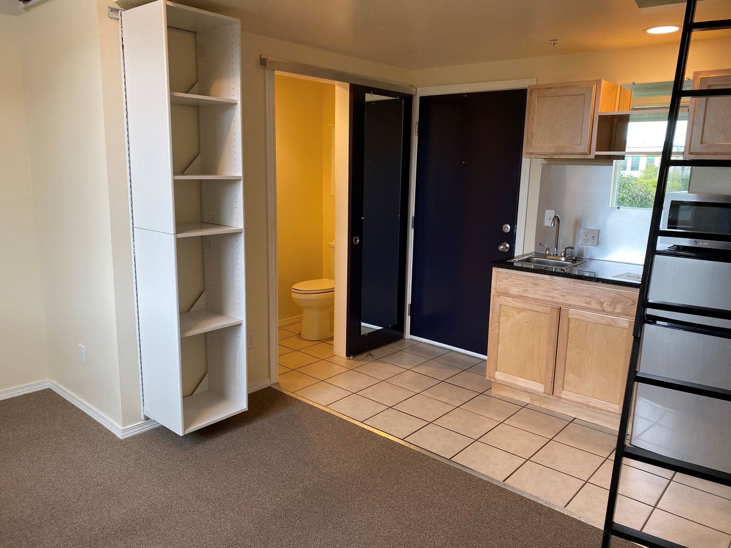 Seattle Apartment: 151 12th Ave
