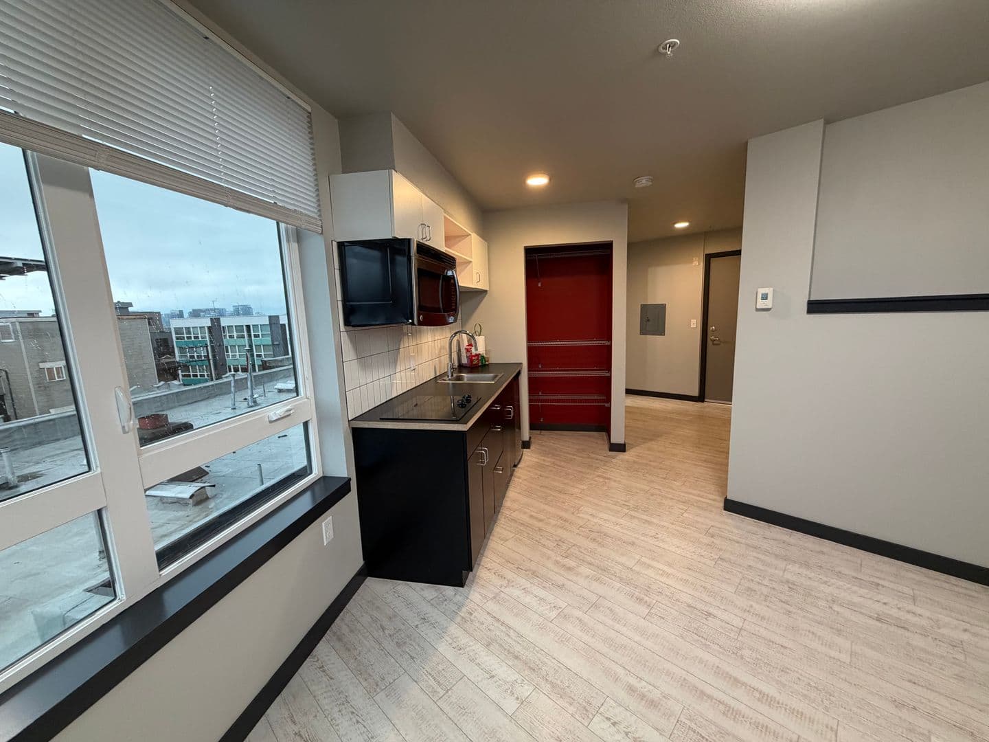 Seattle Apartment: 1523 E Madison St