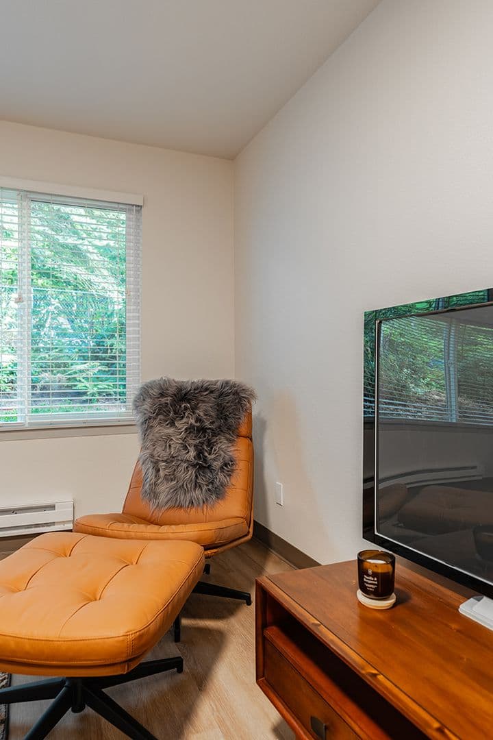 Bellevue Apartment: 15750 NE 15th Street