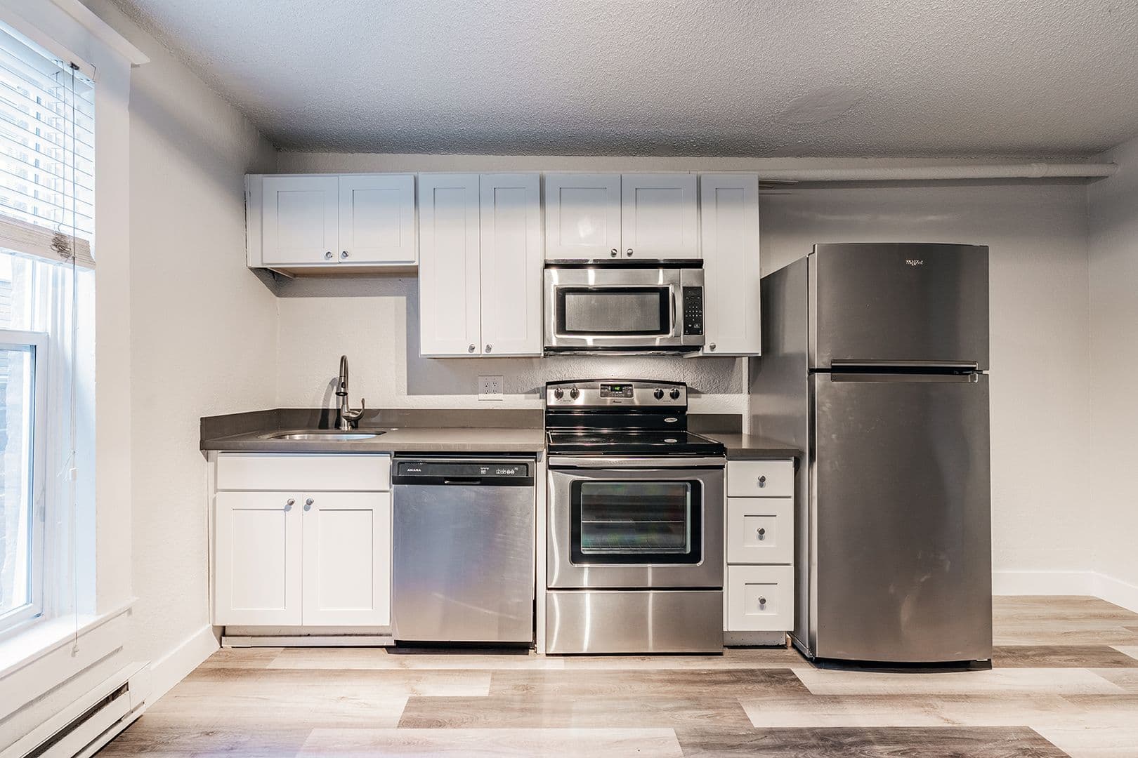 Seattle Apartment: 114 24th Ave E