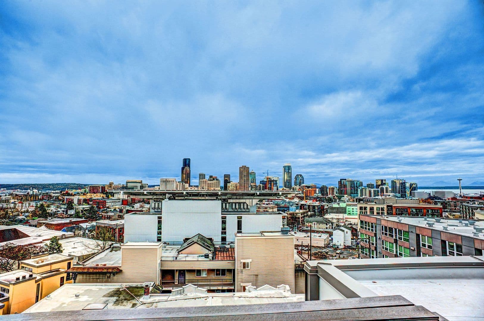 Seattle Apartment: 1523 E Madison St