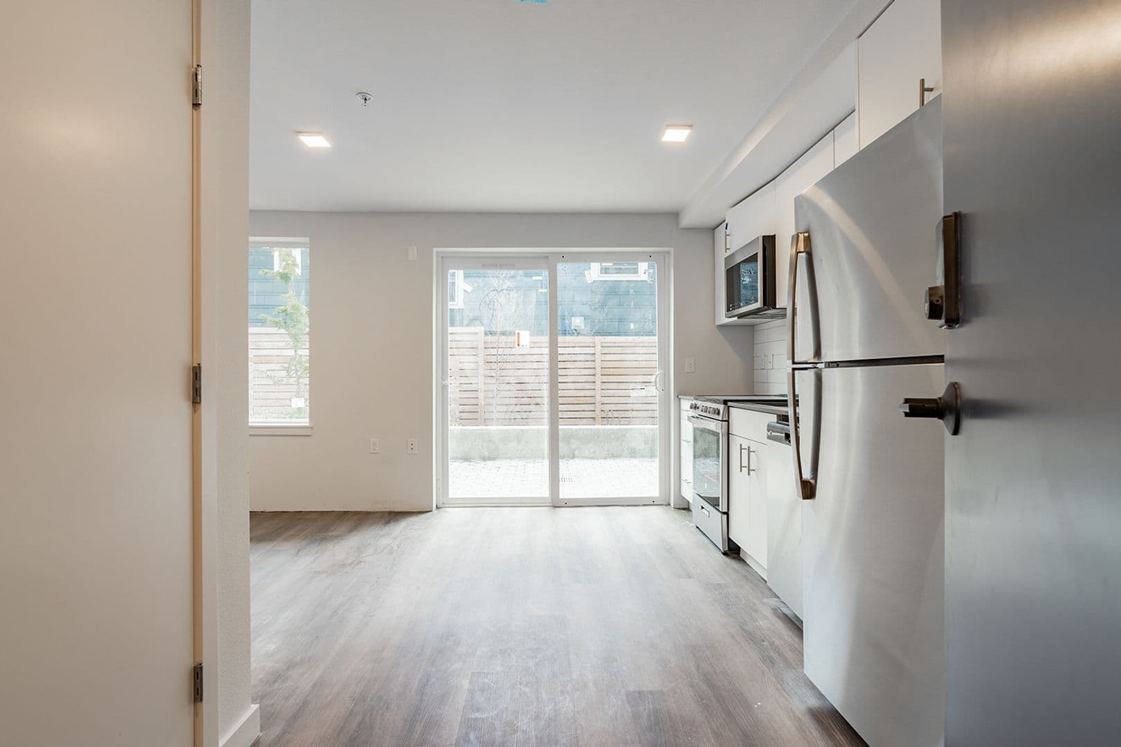 Seattle Apartment: 355 15th Ave