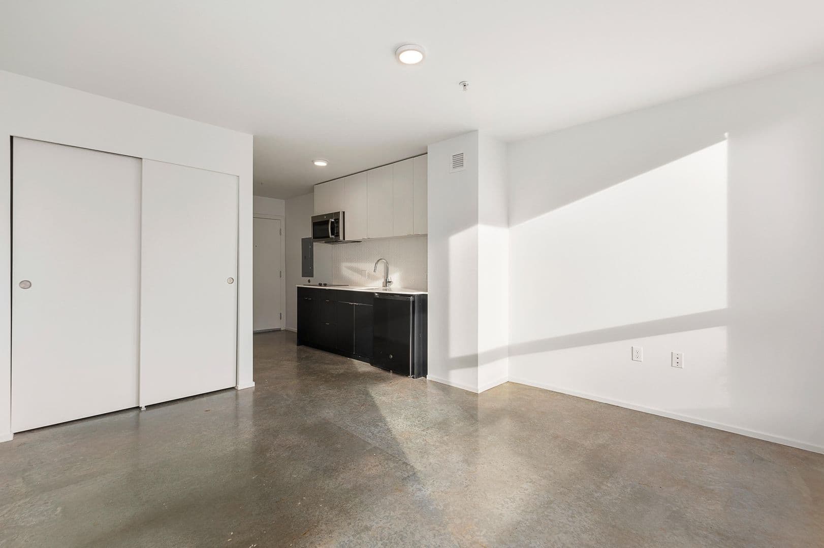 Seattle Apartment: 722 E Pike St