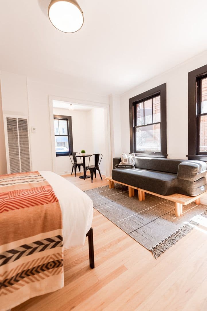 Seattle Apartment: 1515 Bellevue AVE