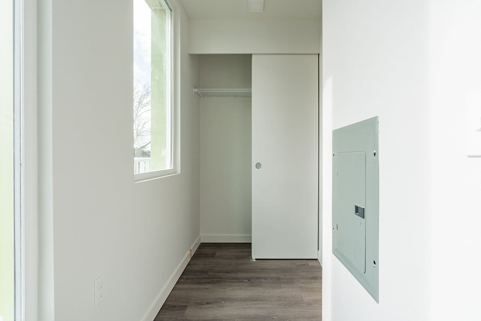 Seattle Apartment: 355 15th Ave