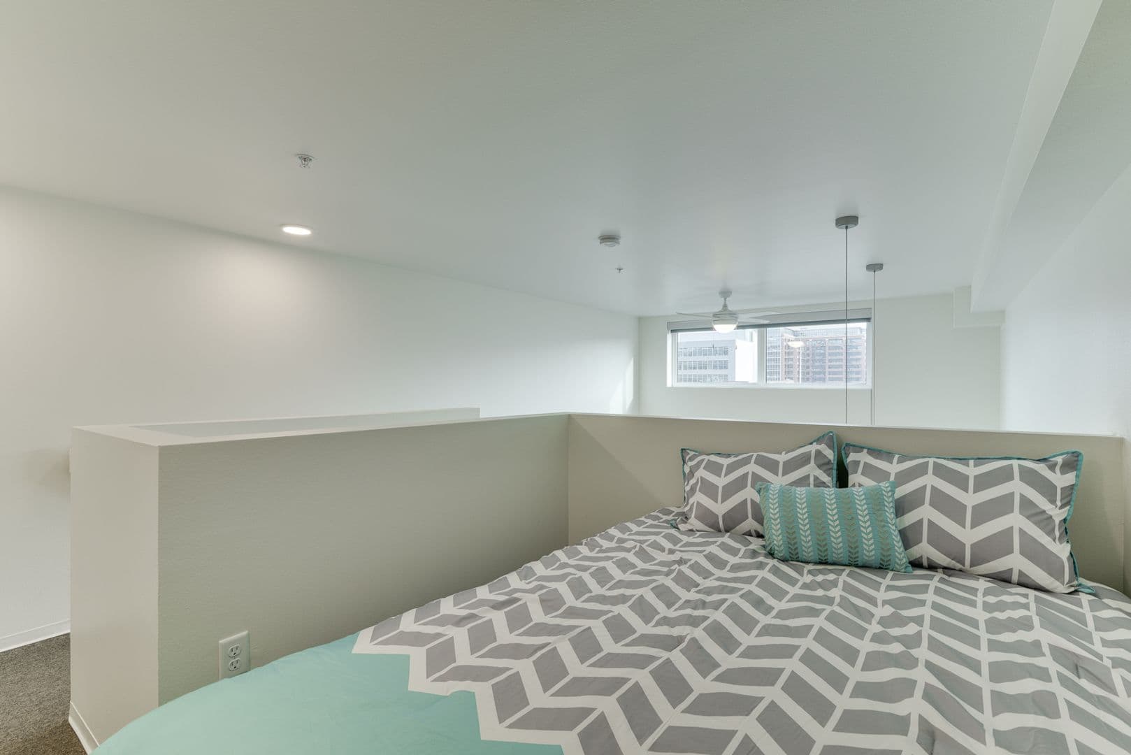 Portland Apartment: 1075 NW 16th Ave