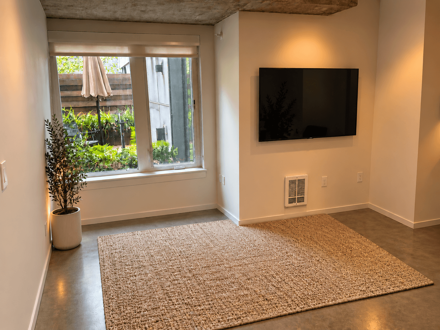 Seattle Apartment: 722 E Pike St