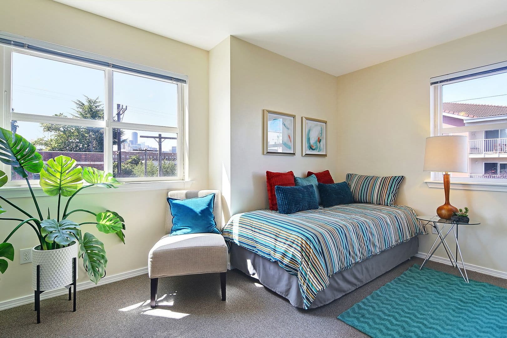 Seattle Apartment: 4036 8th Ave NE