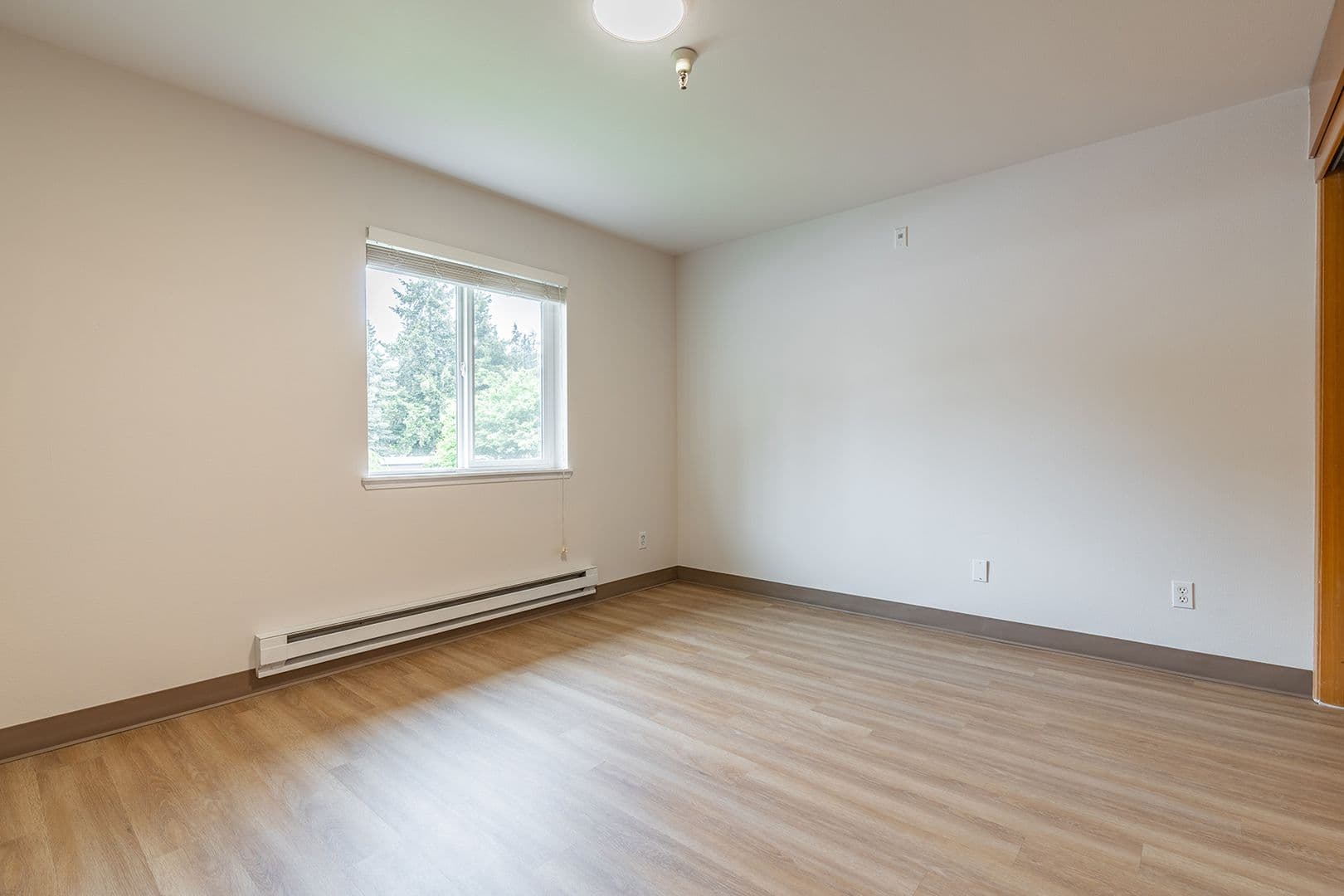 Bellevue Apartment: 15750 NE 15th Street