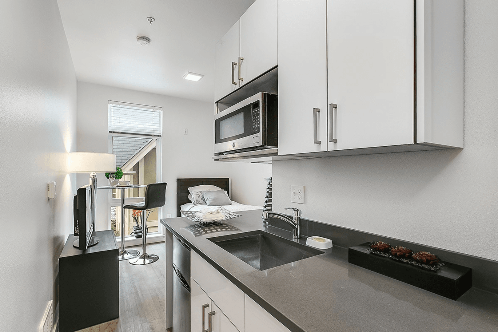 Seattle Apartment: 1806 23rd Ave