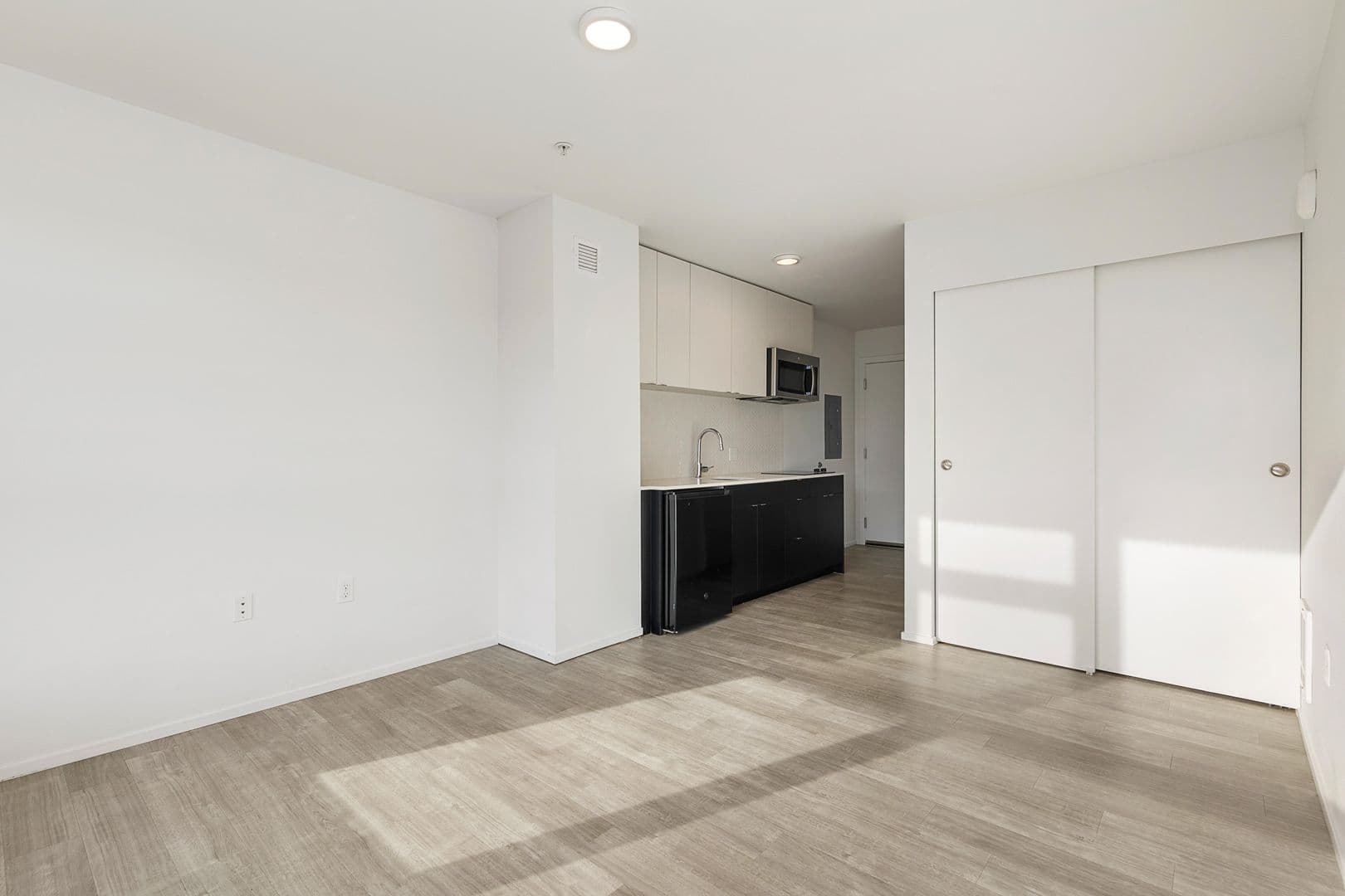 Seattle Apartment: 722 E Pike St