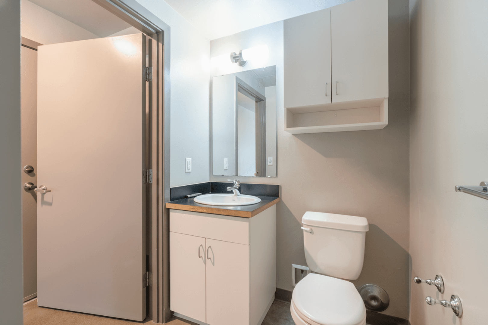 Seattle Apartment: 2820 Eastlake Ave E
