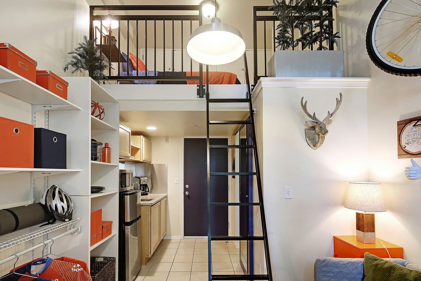 Seattle Apartment: 1305 E Mercer St